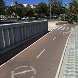 <div align="left"><font size="2">Nicht nur in Deutschland gibt es Straßenmalerei. Wie auch bei den aufgestellten Schildern scheinen sich die Leute darum zu bemühen, die Symbole zu ignorieren. Diese Stelle befindet sich in der Nähe der Kathedrale.<br /> <div align="left"><font size="2">Nicht nur in Deutschland gibt es Straßenmalerei. Wie auch bei den aufgestellten Schildern scheinen sich die Leute darum zu bemühen, die Symbole zu ignorieren. Diese Stelle befindet sich in der Nähe der Kathedrale.<br />